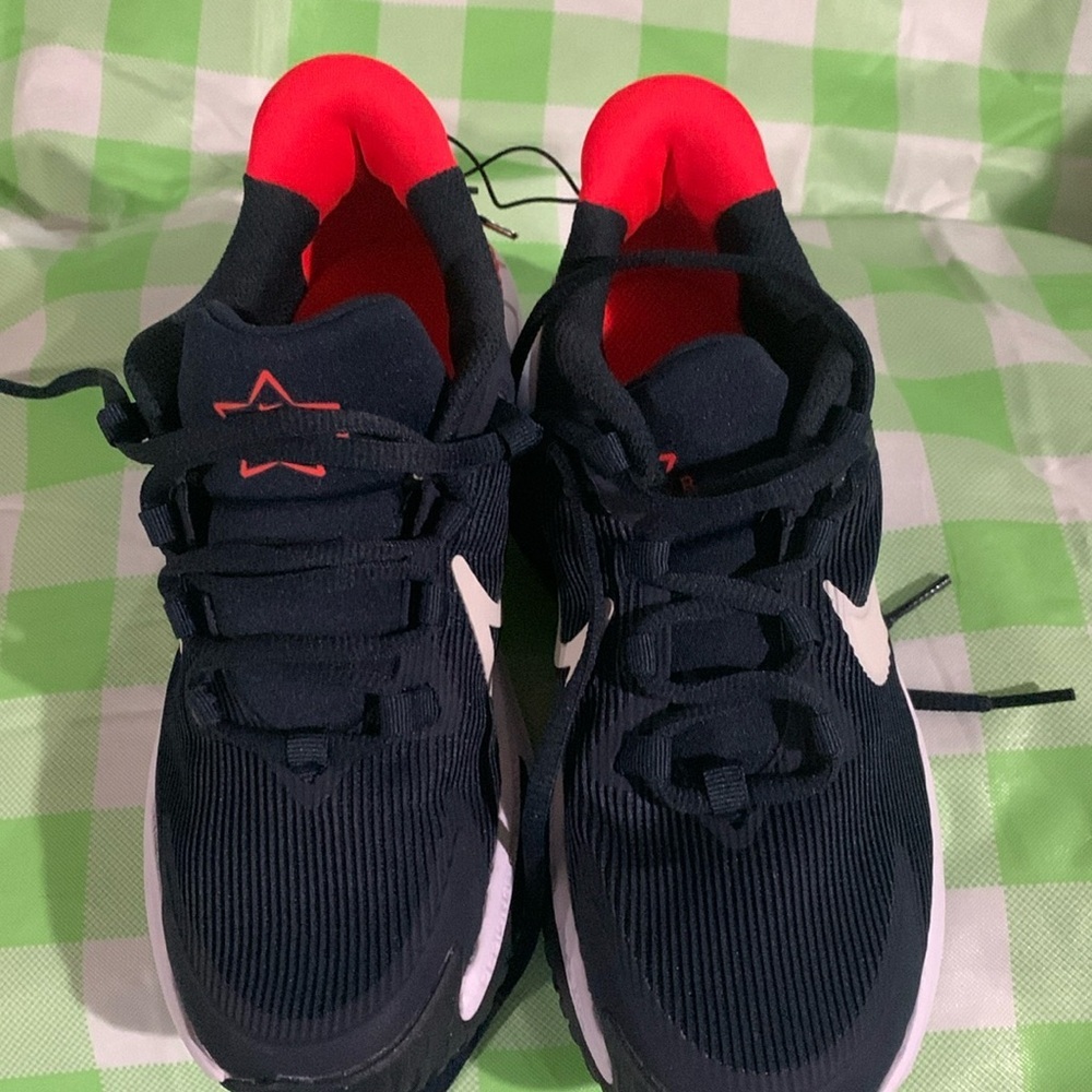 Nike star runner shoes